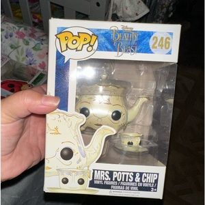 Mrs. Potts and chip funko pop